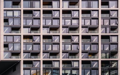 Should you incorporate your workplace policies into your employment contracts?